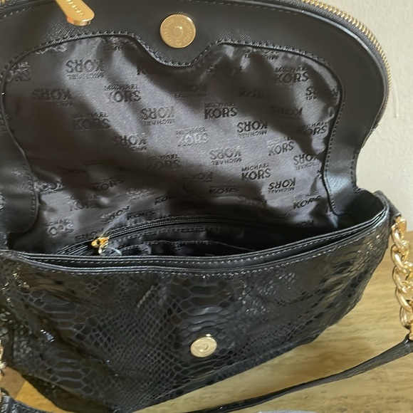 Michael Kors Bedford Black Convertible Shoulder Strap Embossed Leather Handbag - Picture 4 of 12